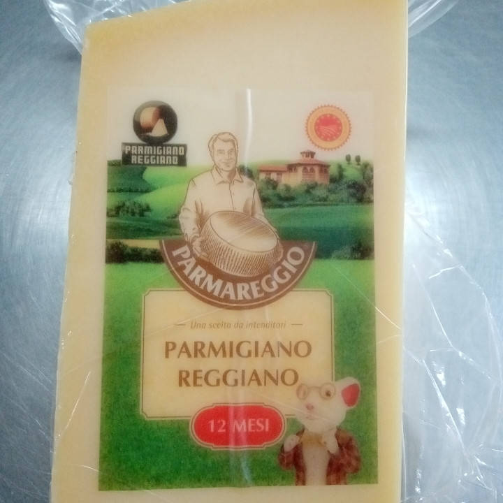 

Сир пармезан Parmigiano Reggiano 12 місяців Італія