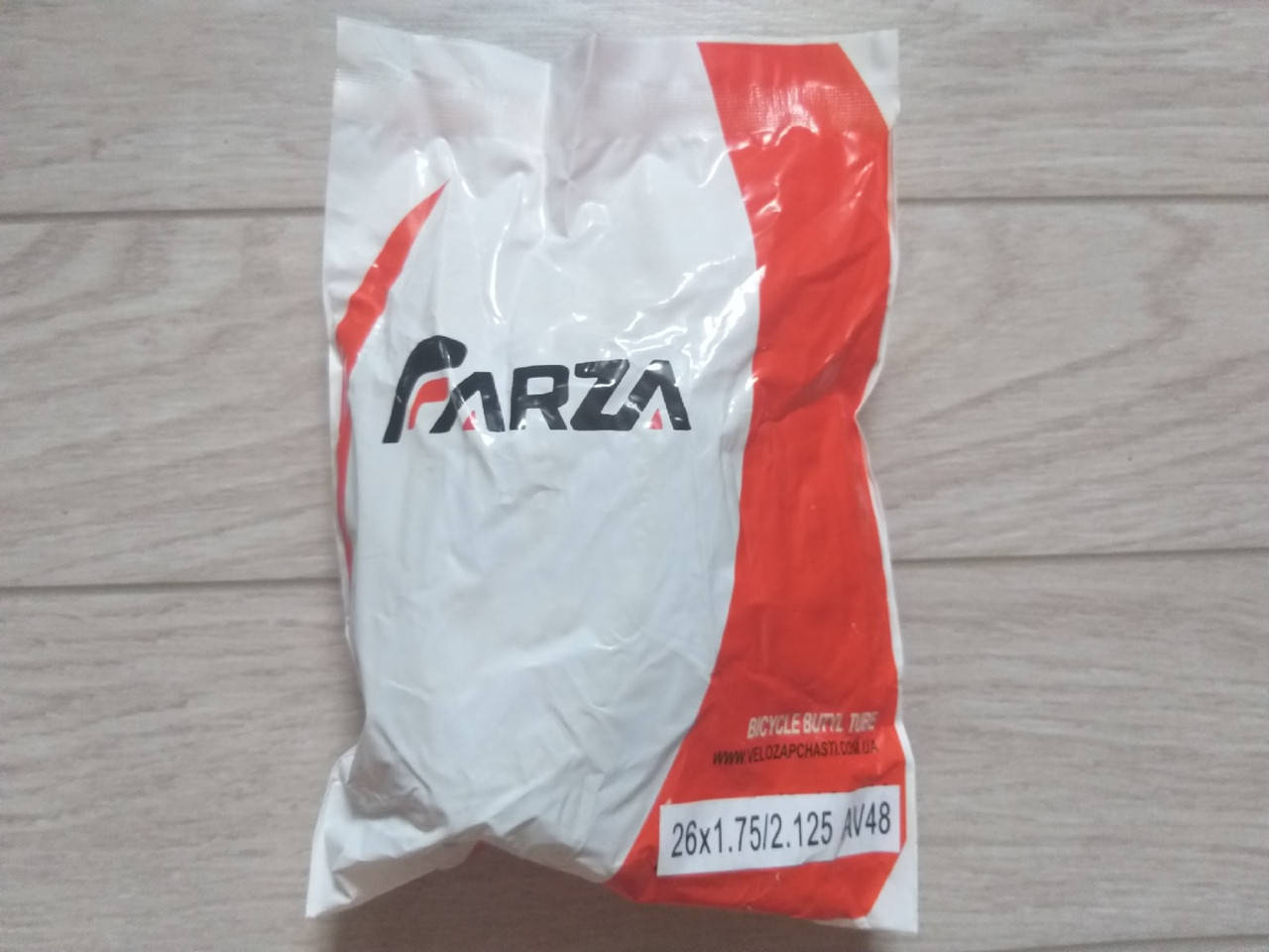 

Велосипедная камера Farza 26х1.75/2.125 AV длинный ниппель 48 мм (велокамера)