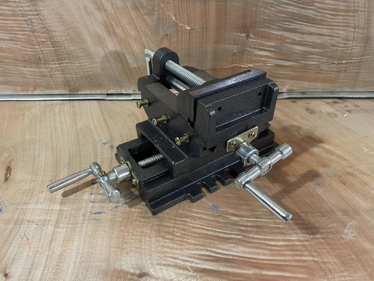 

Тиски 9craft 100 мм крестовинные (крестовидные)