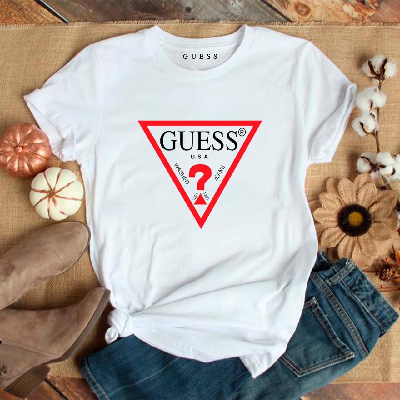 

Женская футболка Guess белая Гесс, Белый