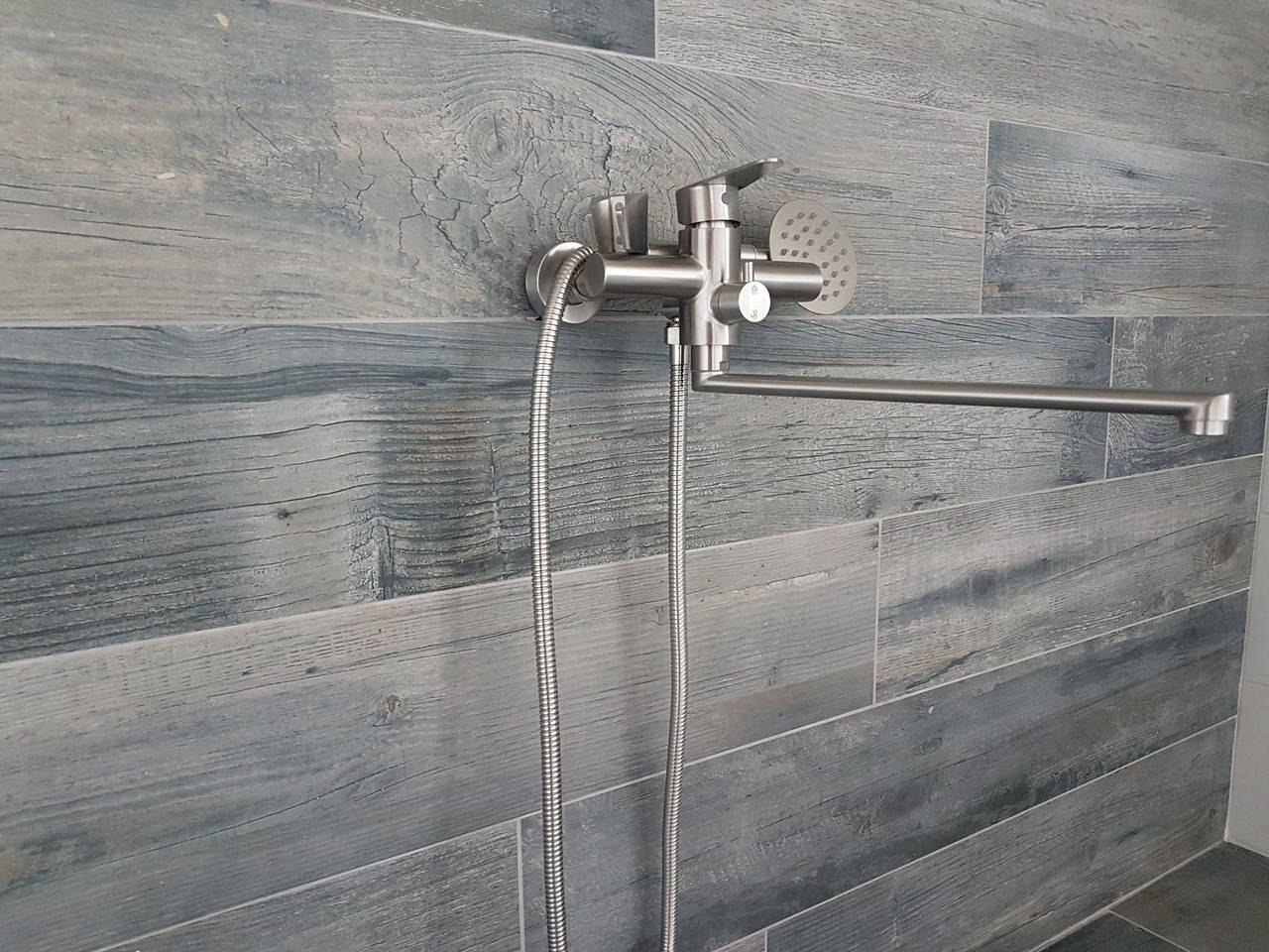 

Смеситель из нержавейки HAIBA Dax 006