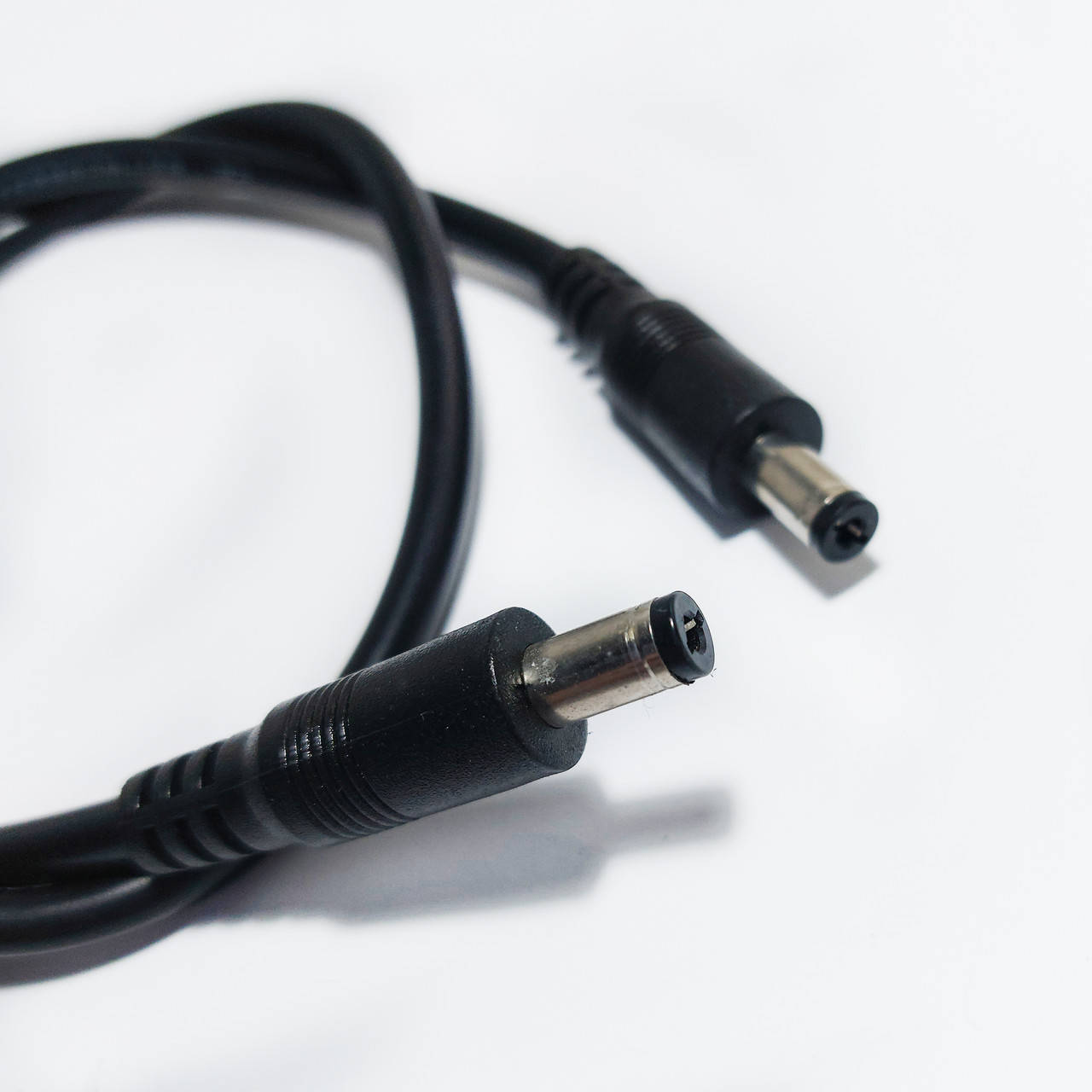 

DC 5,5x2,1 кабель 18AWG (папа-папа) 0.5