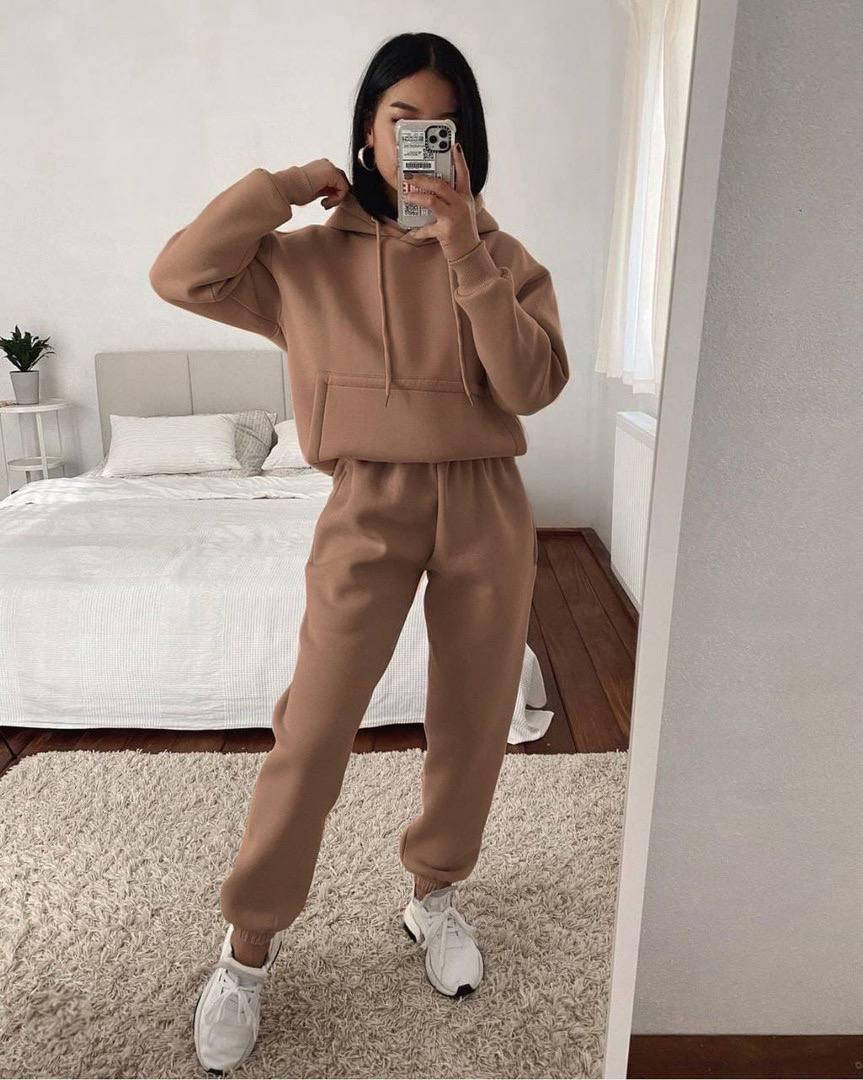 

Женский спортивный костюм oversize (худи с карманом кенгуру и капюшоном + штаны на резинке) много цветов Капучино, 48/52