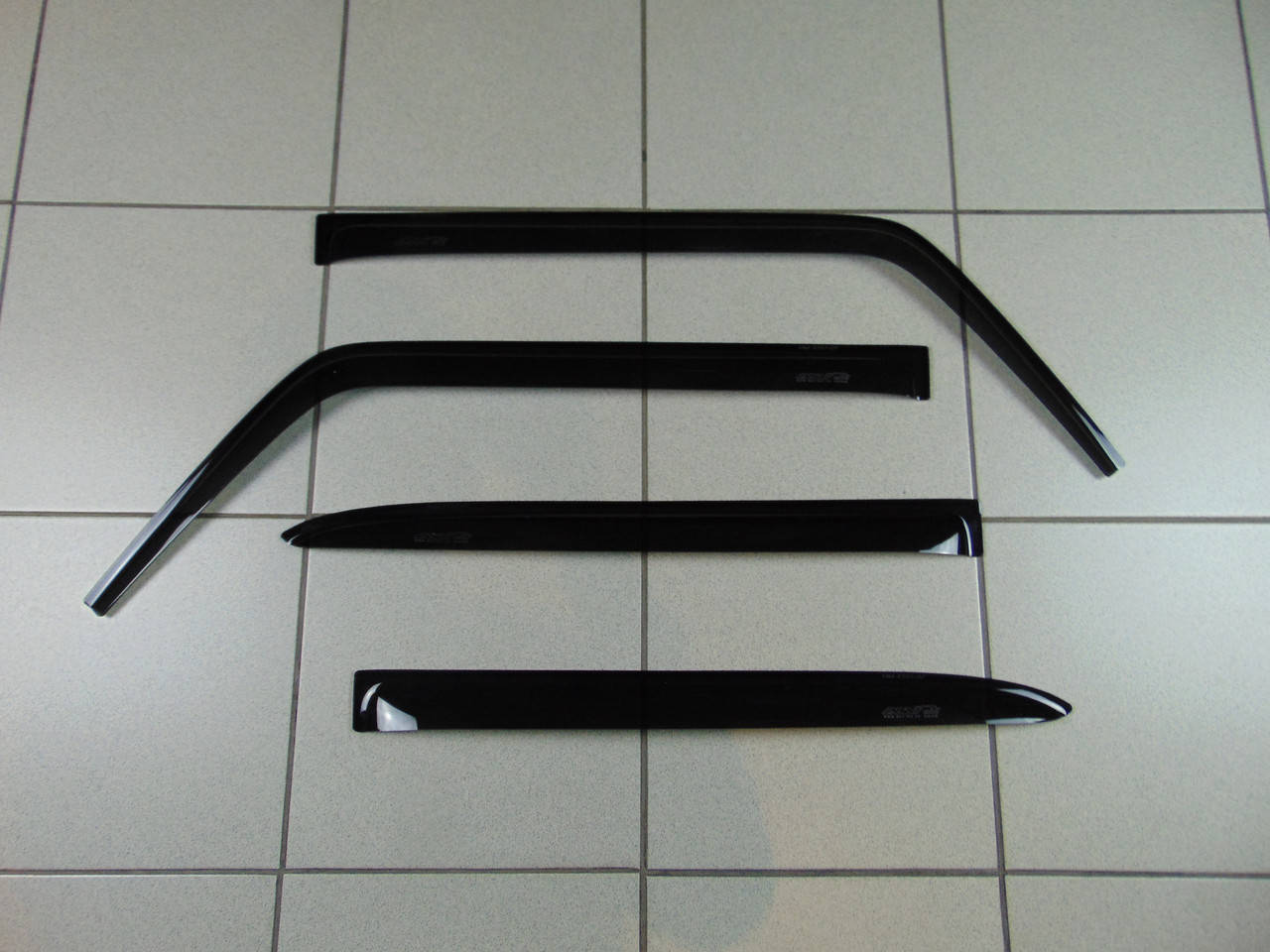 

Дефлекторы окон ВАЗ 2101, 2103, 2105, 2106, 2107, ANV комплект ветровиков на скотче