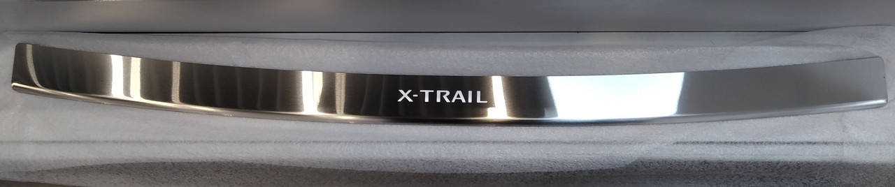 

Накладка на бампер с загибом Nissan X-Trail (T30) 2001-2007