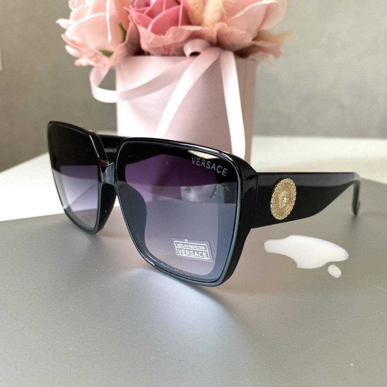 

Женские очки солнцезащитные Versace , черный, хит 2022