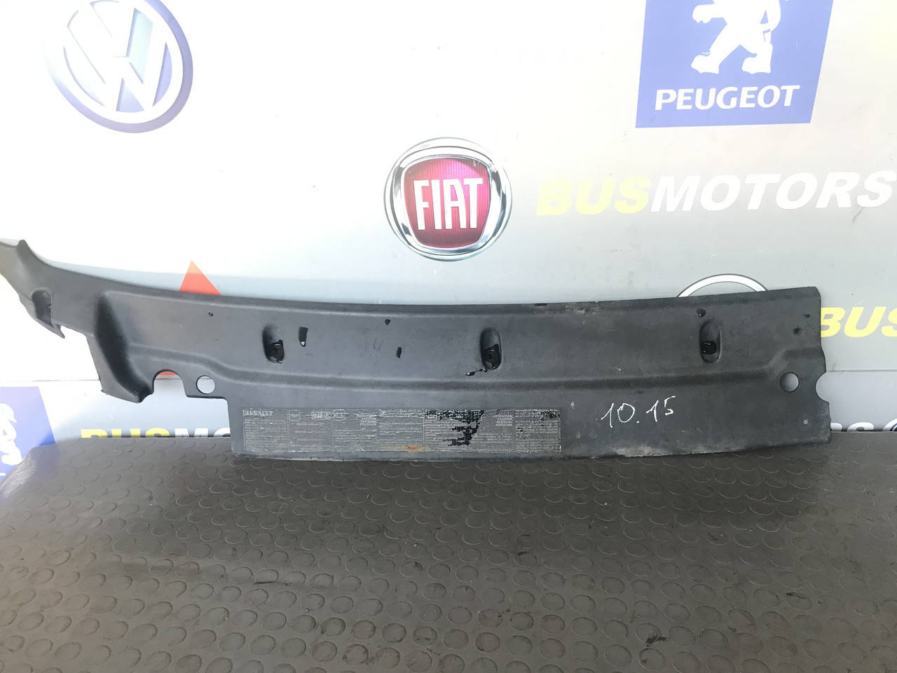 

Решетка стеклооч. планка под лобовое стекло Renault Master II 1998-2010 7700352199