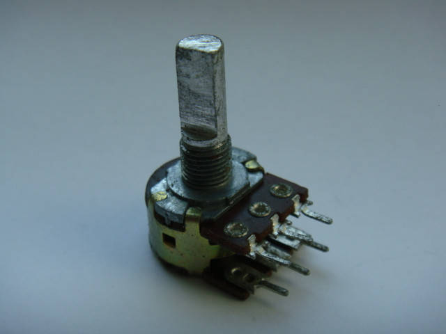 

Потенциометр HV C10k 20mm для пультов,