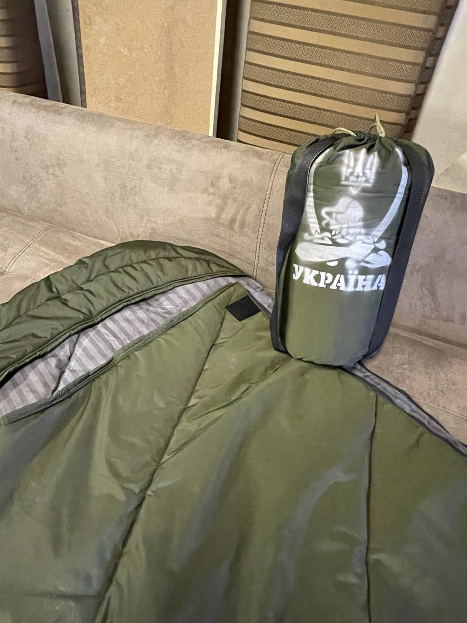 

Спальний мішок -5 оливка + подушка