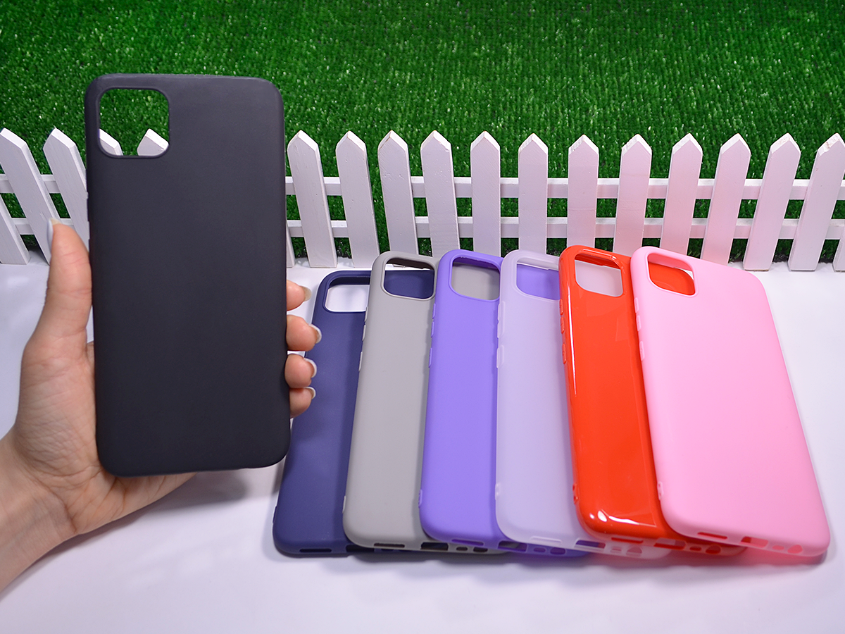

Силиконовый бампер для Realme C11 (2020)
