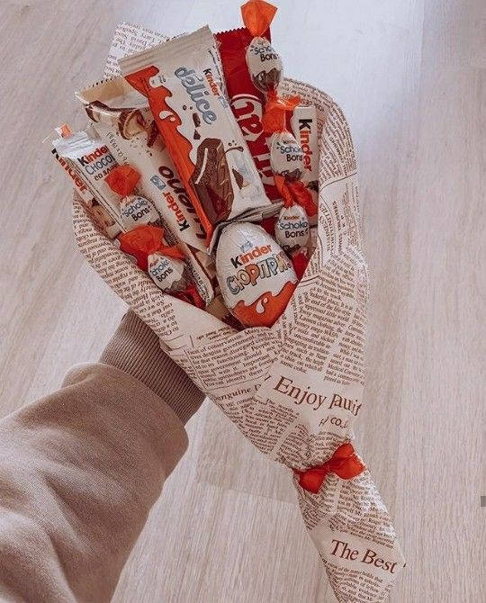 

Съедобный букет из киндеров №17, Красный