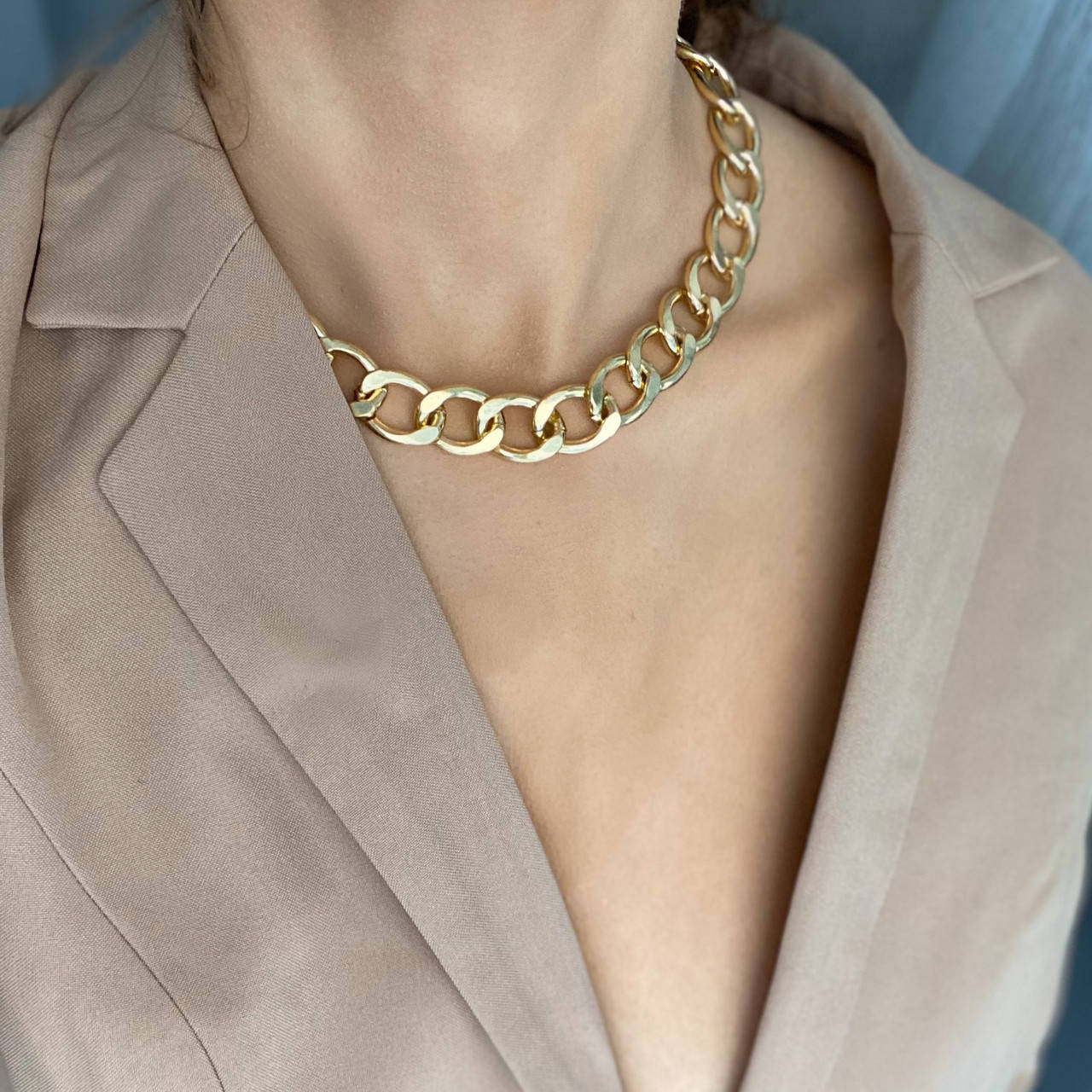 

Массивная цепочка на шею золотистая колье и ожерелье