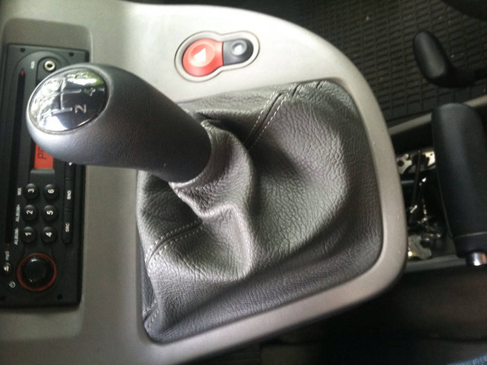 

Чехол ручки кпп Renault Kangoo 1997-2008