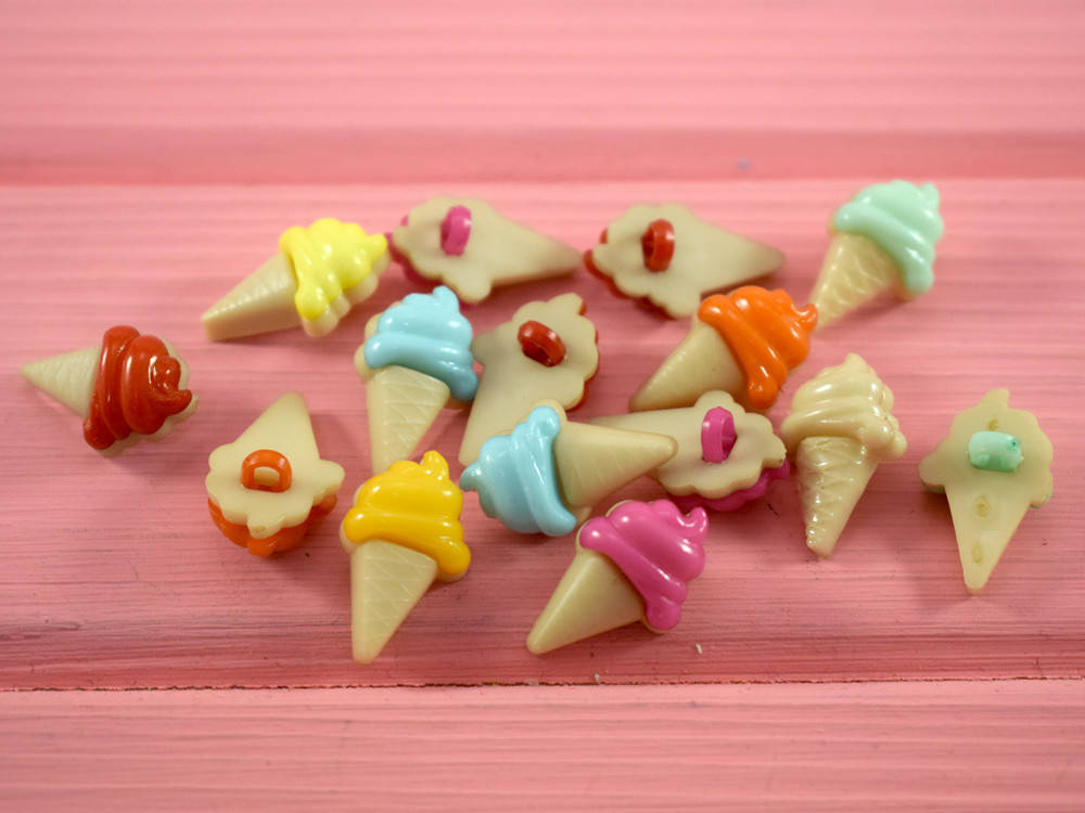 

Пуговки "Мороженое" пластиковые (5 шт.), Разные цвета