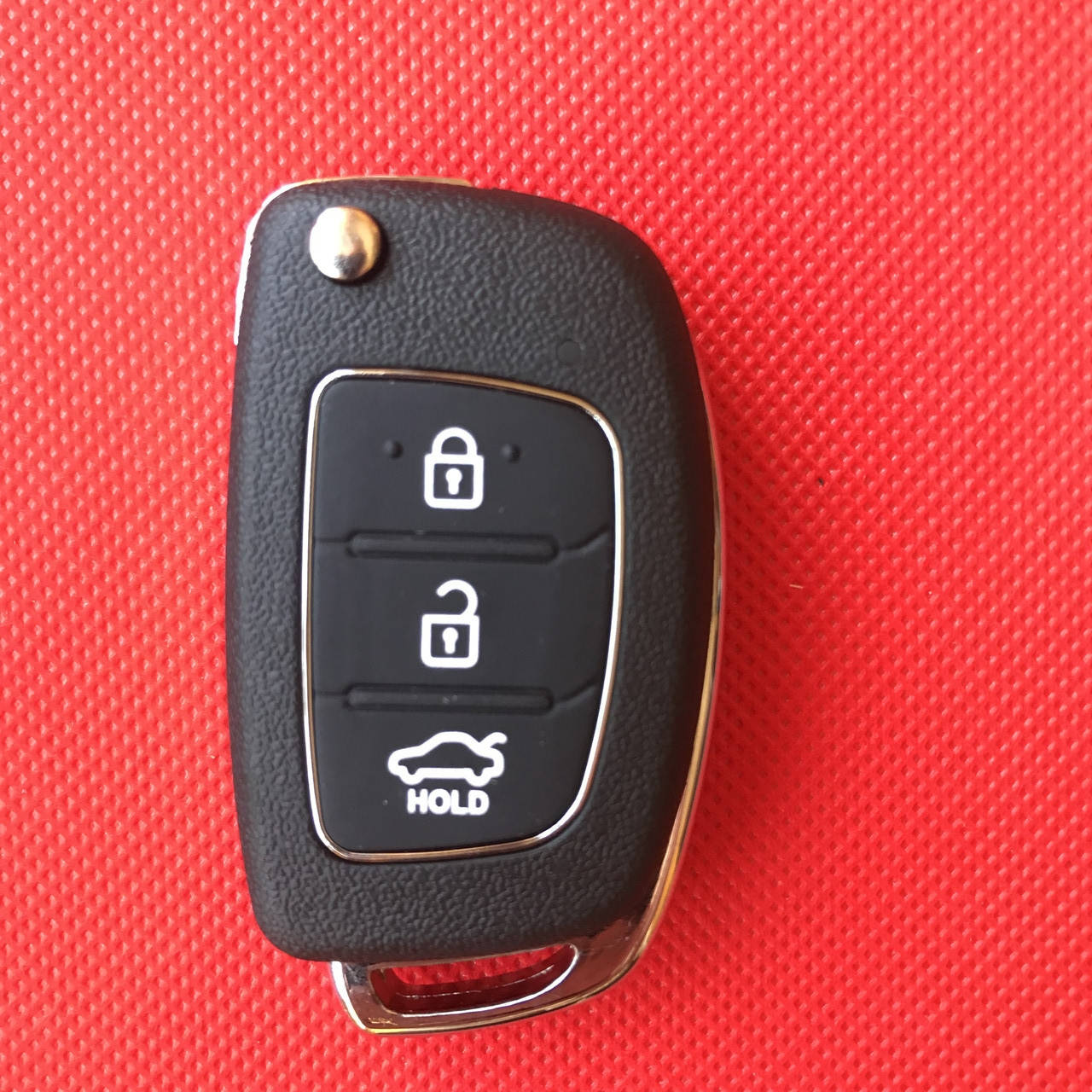 

Корпус выкидного ключа HYUNDAI (Хундай) i10, i20, i30, ix35, i40, ix35 - 3 кнопки