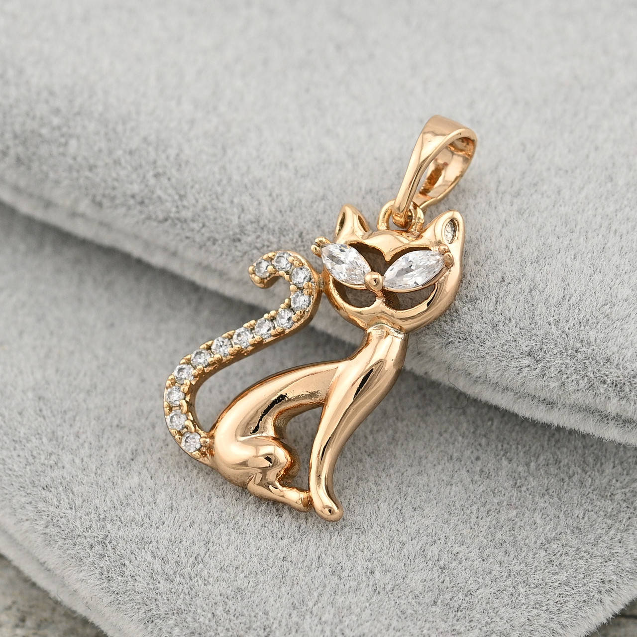 

Кулон Алмазная кошечка 31020 для цепочек до 3 мм размер 24х12 мм вес 1.6 г белые фианиты позолота 18К