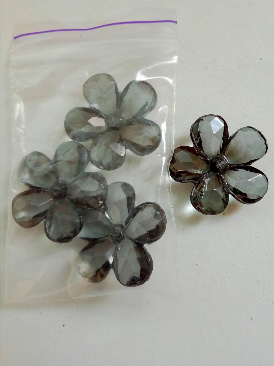 

Цветочек гранёный прозрачный 4шт дымчатый