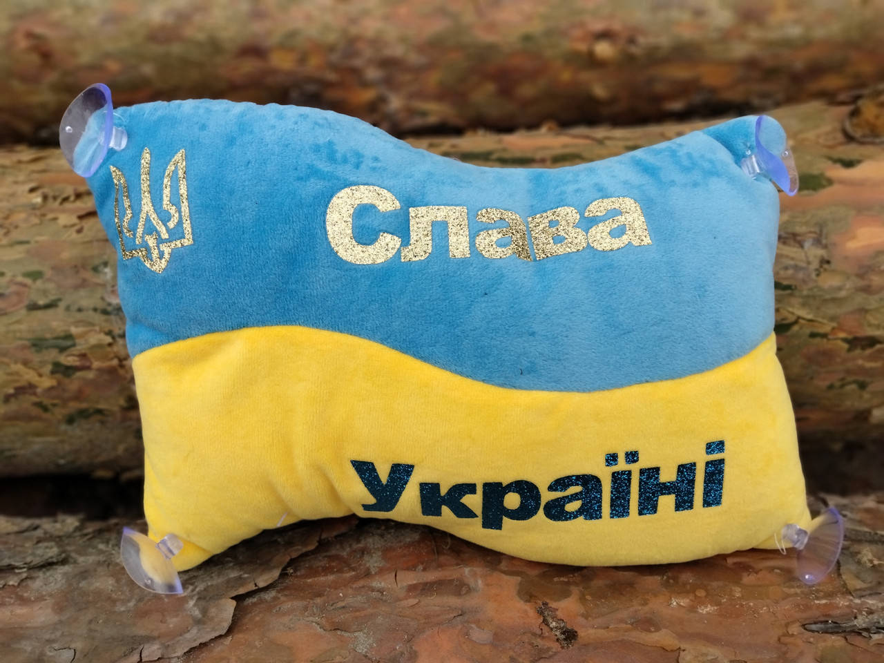 

Флаг -подушка Украины с присоской на автомобиль (00970-3)
