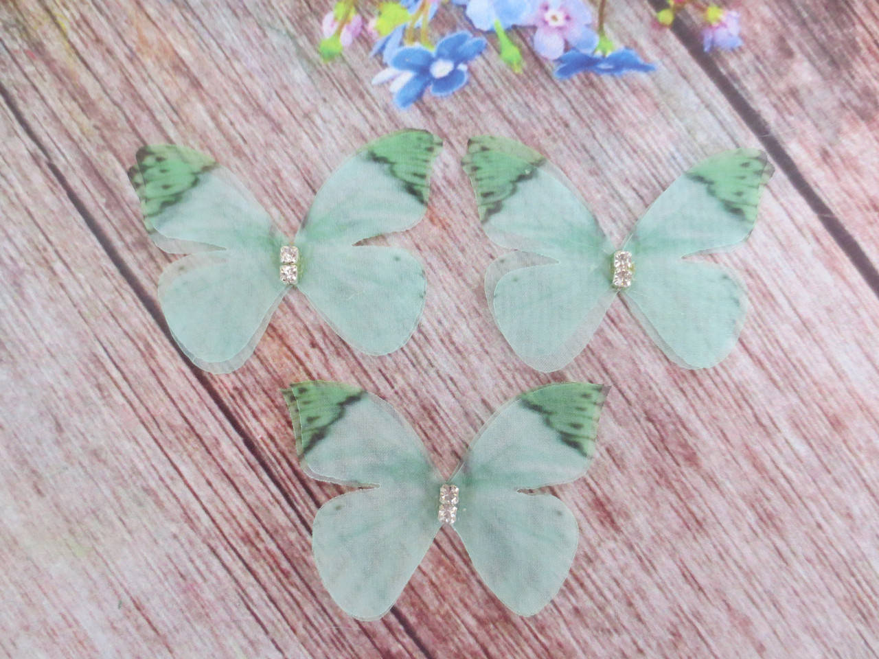 

Аппликация, "Бабочка шифоновая", двухслойная, цвет на фото, 45х37 мм, 1 шт.