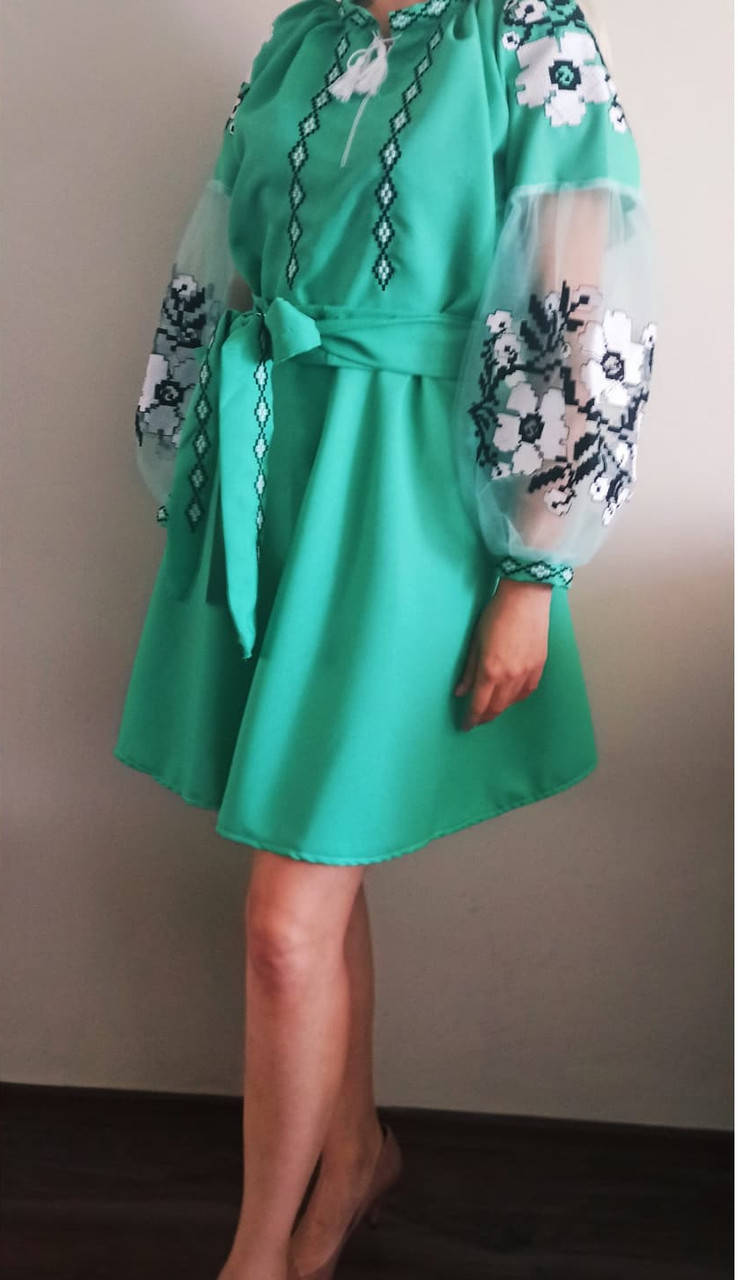 

Вышитое платье "Молодежное"