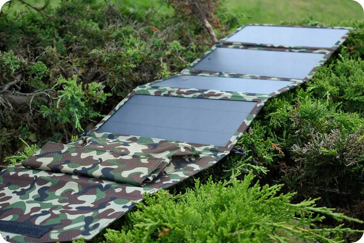 

Солнечный Powerbank, коврик Solar, 4 панели, 20 Вт с двумя портами USB