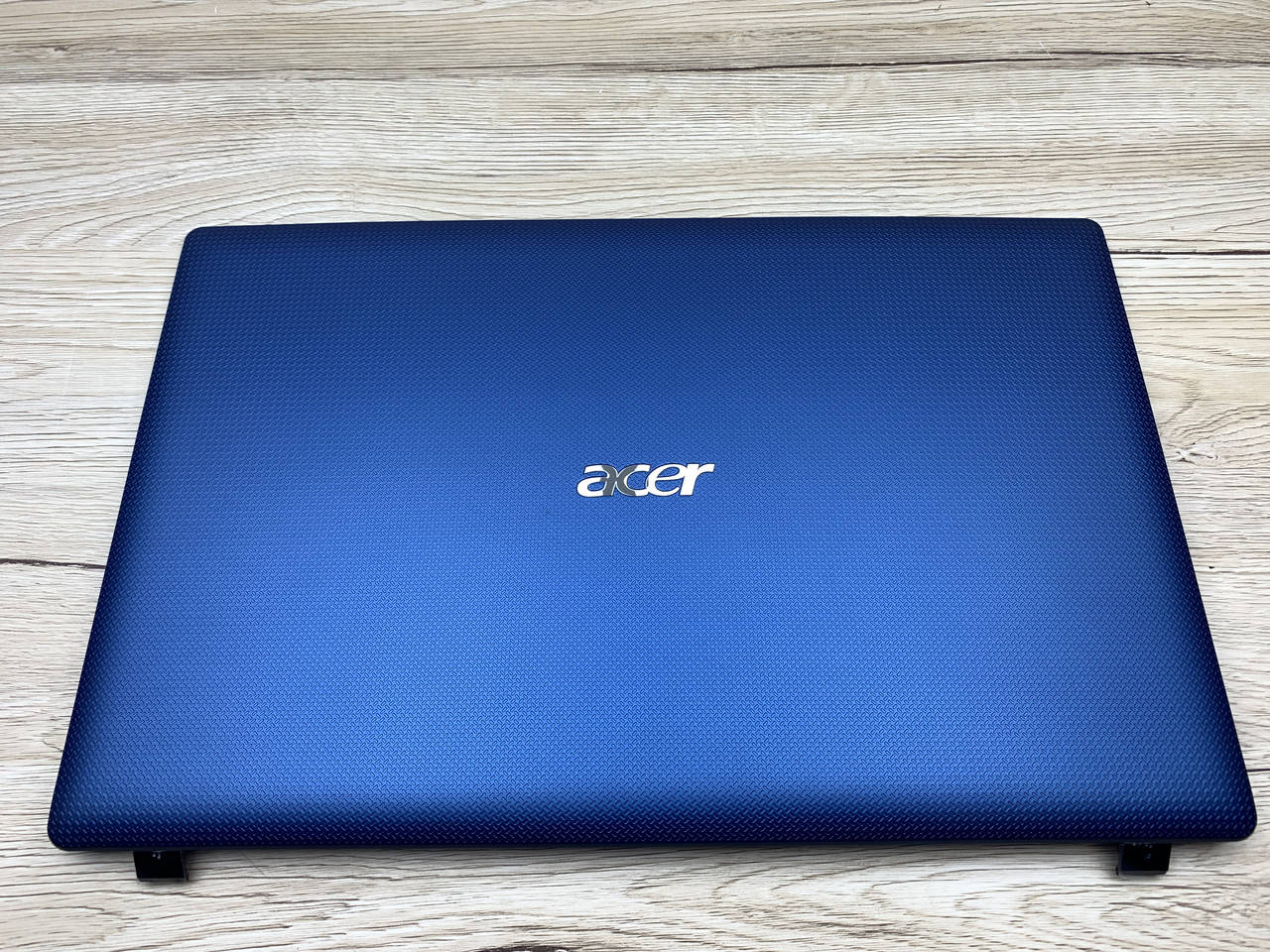 

Acer Aspire 5560 Корпус A (крышка матрицы) нов
