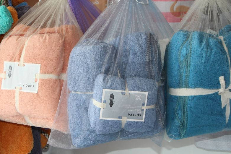 

Комплект подарочных полотенец банное и для лица Solafa, Разные цвета