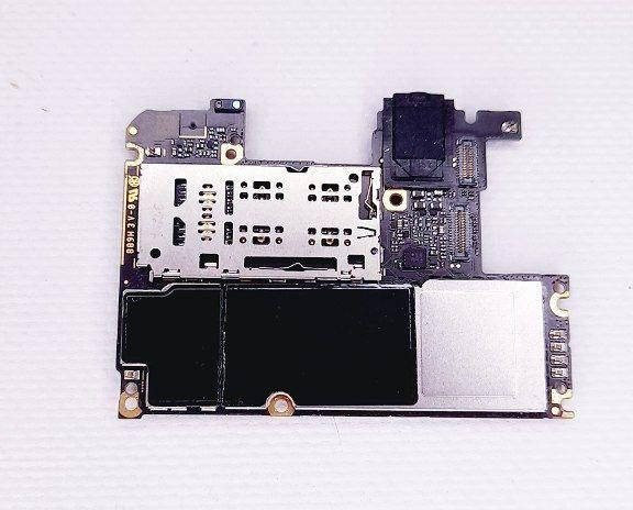 

Материнская плата Xiaomi Mi Play 4/64Gb оригинал не рабочая с разборки б.у