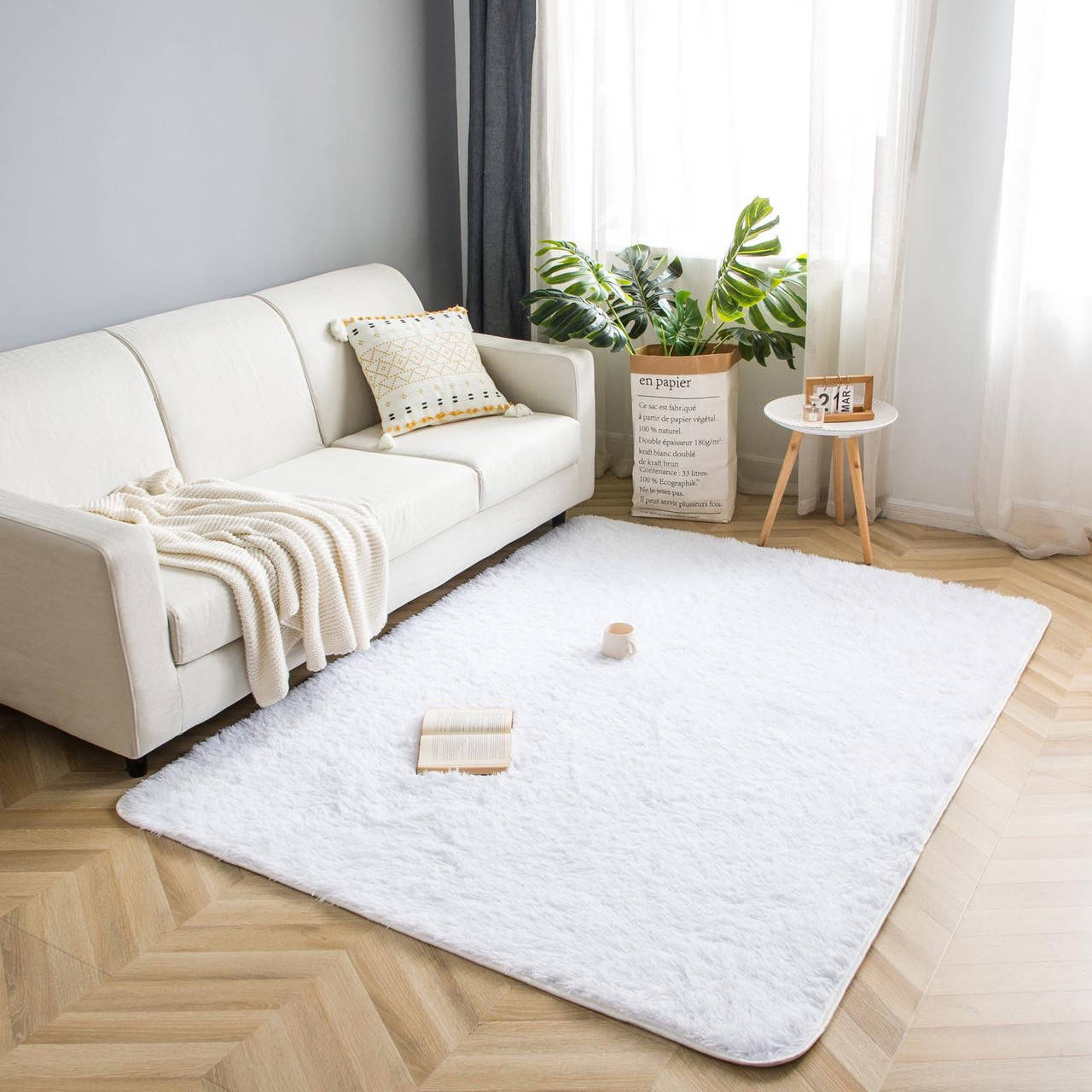 

Коврик травка 2,25 * 2.00 м прикроватный молочно-белый.
