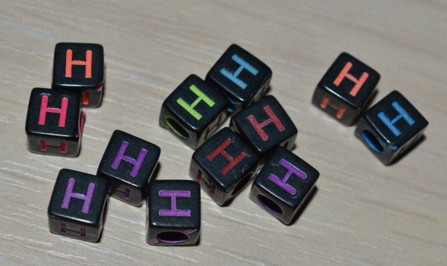

Бусина с буквой. "H" 6 мм