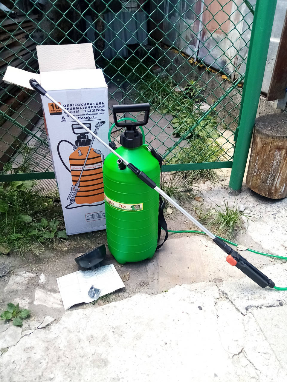 

Опрыскиватель пневматический Лемира объем бака 10 литров, Зелёный