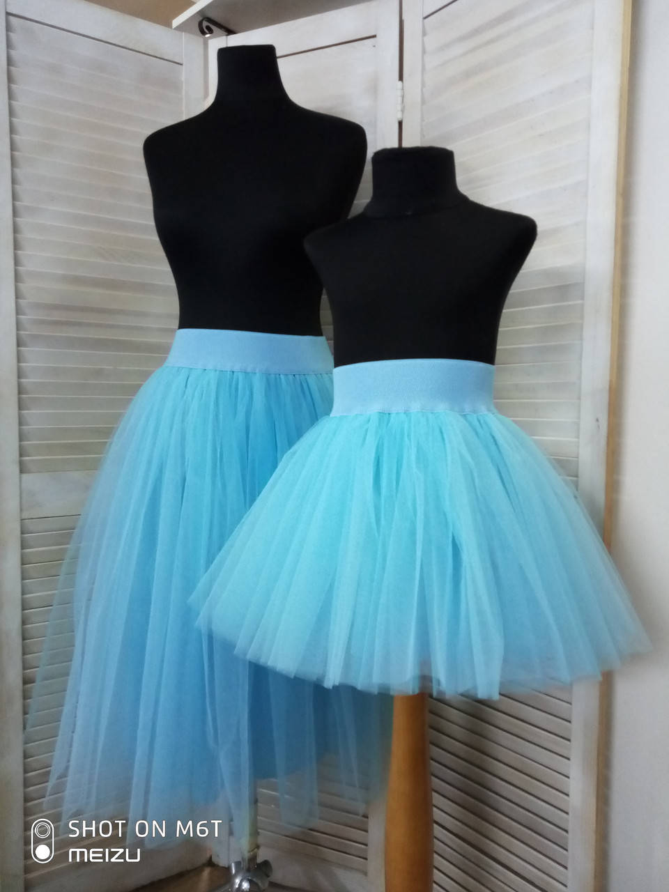 

Юбки для мамы и дочки Family look из евросетки цвет голубой