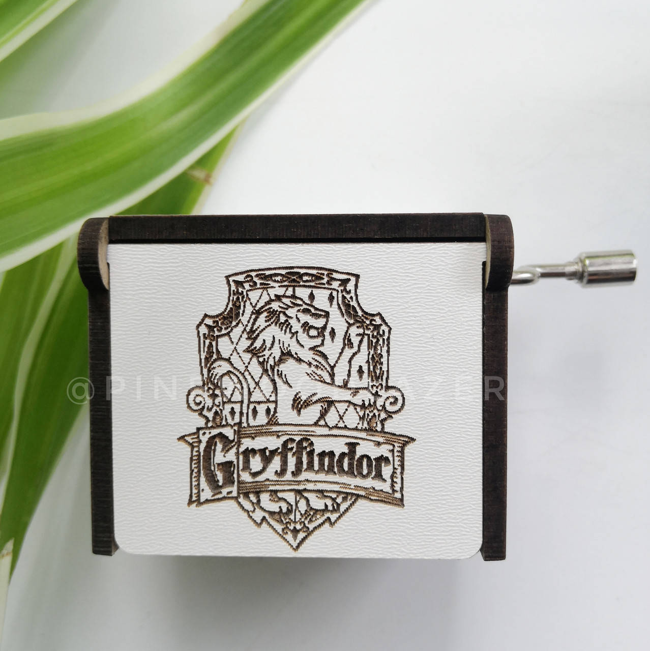 

Музична шкатулка Гаррі Поттер, Белый