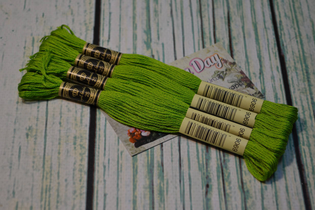 

Мулине Royal Broderie, цвет №906