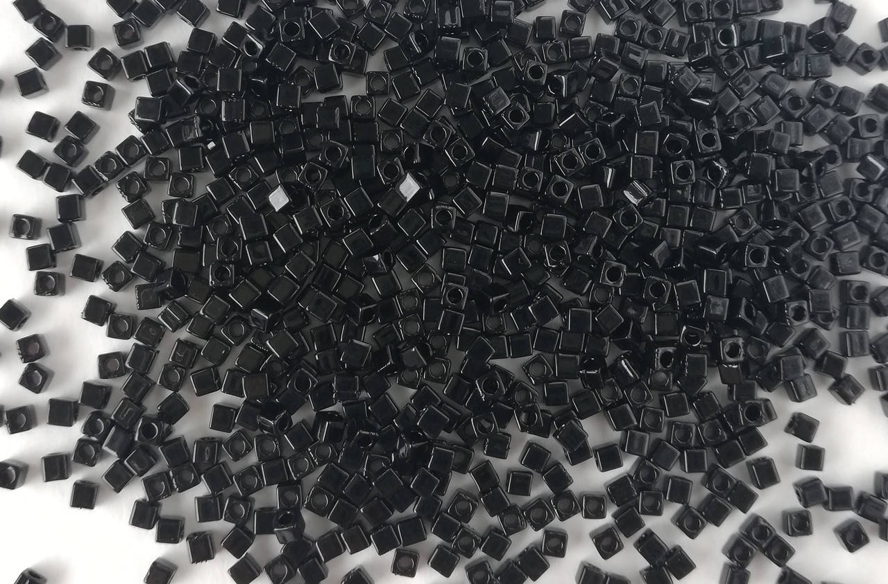 

Miyuki Square Beads 1,8 мм SB0401 Black
