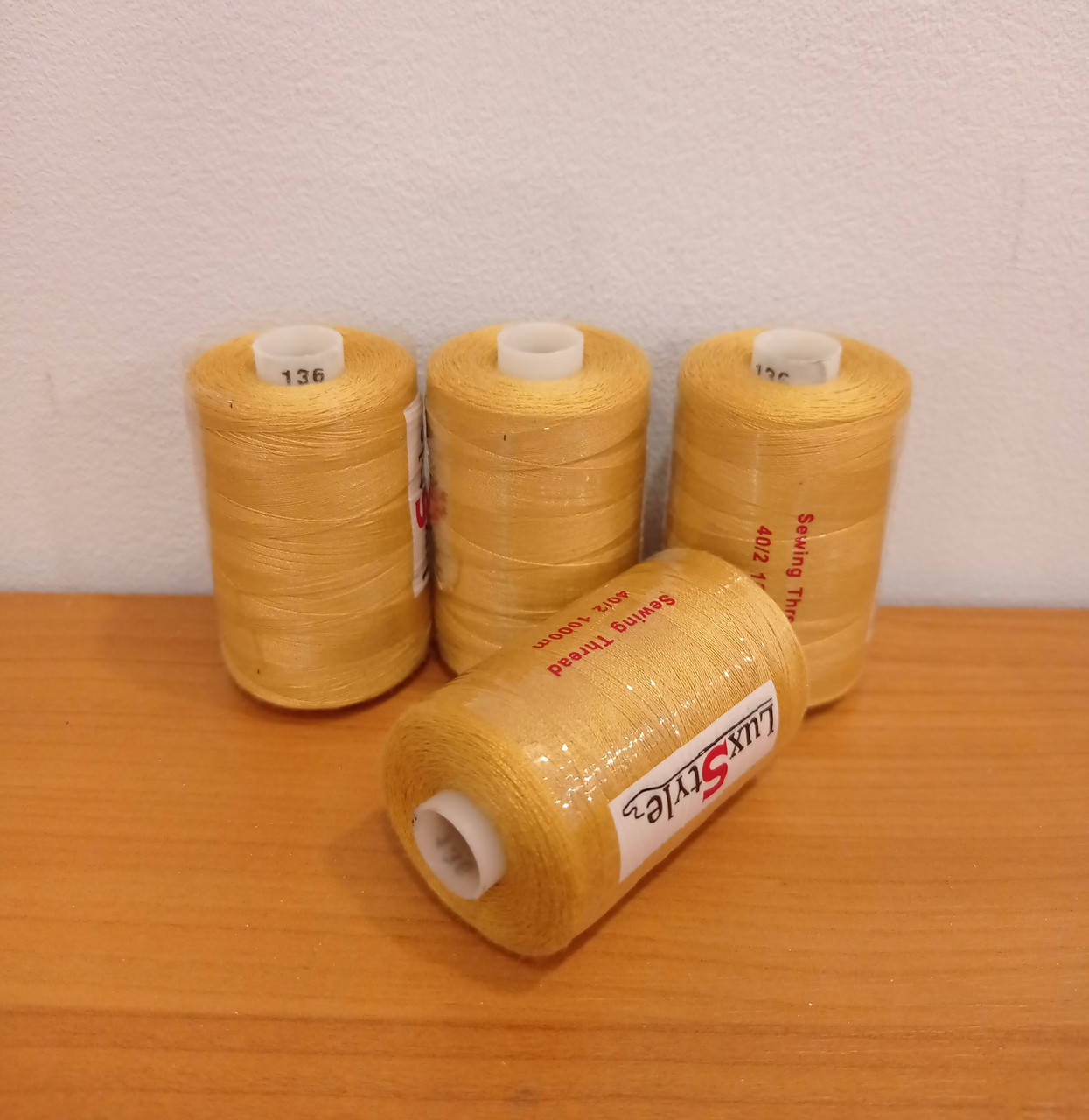 

Нитки швейные LuxStyle 40/2-1000м (100% полиэстeр) №_136, Разные цвета