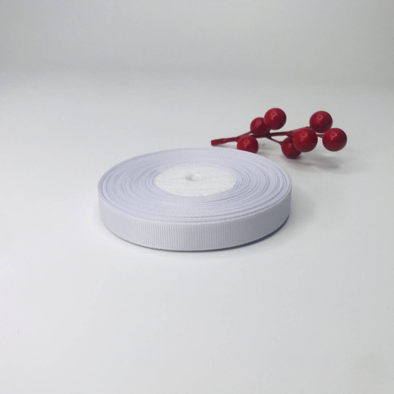 

Лента репсовая, 1,2 см, белая, 23 м - рулон, Белый