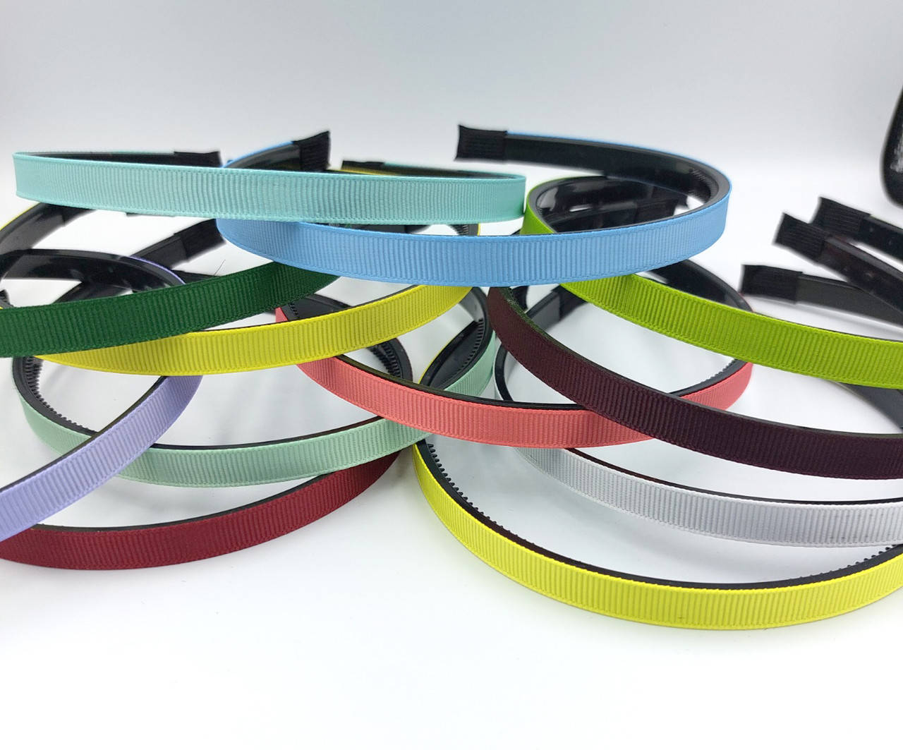 

(12шт) Обруч пластик с зубчиками + репсовая лента (1см) Цвет - микс на фото