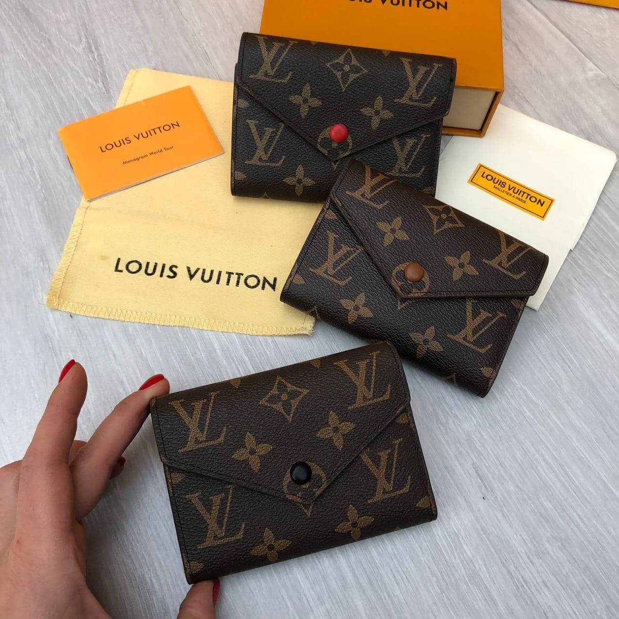 

Маленький женский кошелек Louis Vuitton Victorine, Коричневый