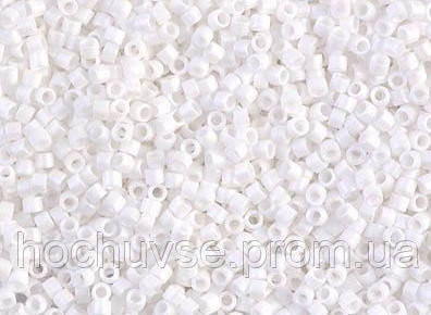 

Японський бісер Miyuki Delica 11/0 DB0351 White Matted - Білий Матовий