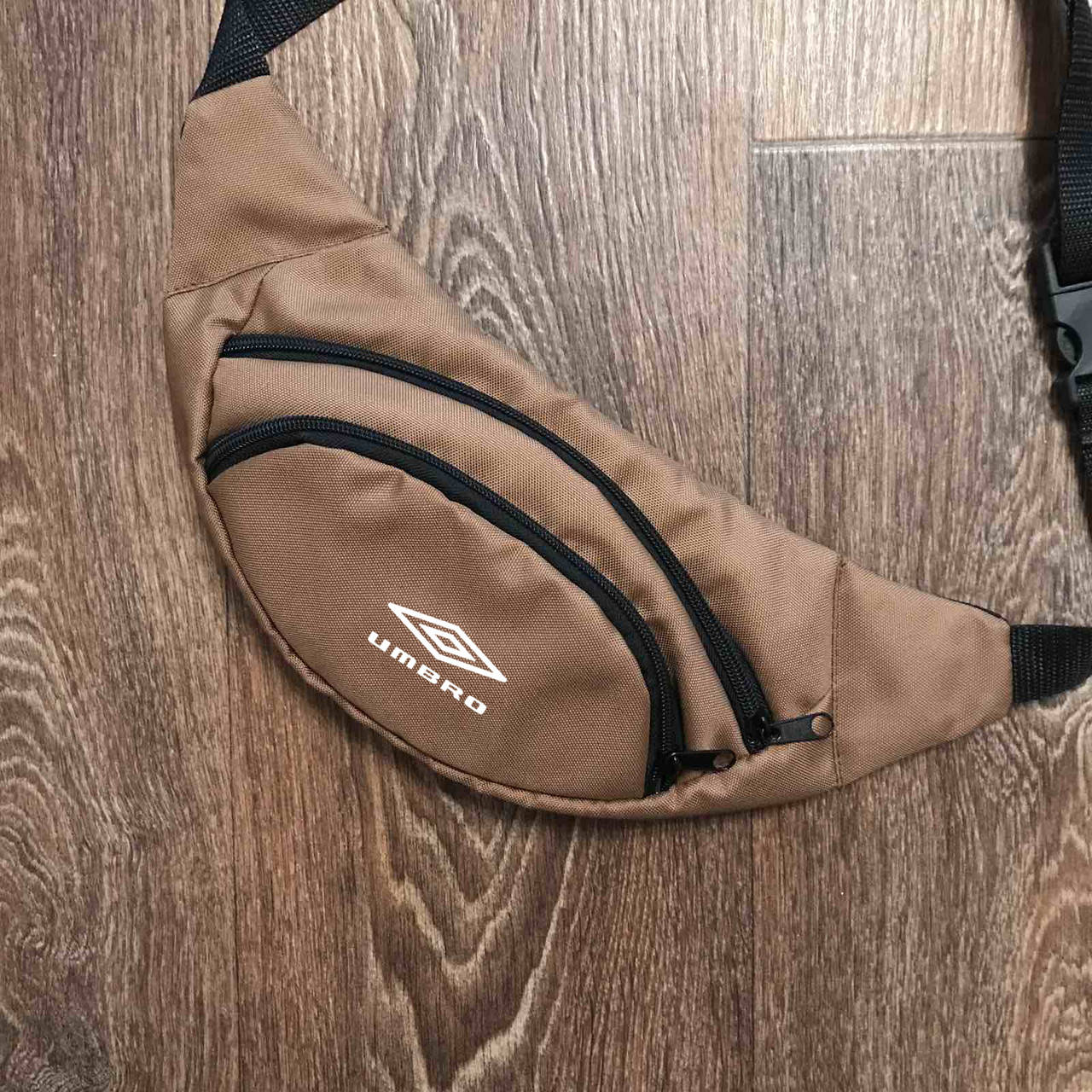 

Сумка на пояс Умбро (Umbro), очень вместительная, кофейная с молоком, Кофе с молоком