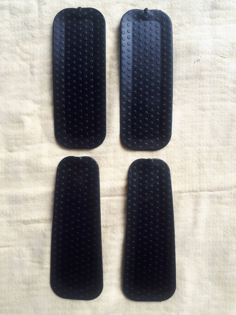 

Коврик резиновый подлокотника двери 2170 2171 2172 завод оригинал (4 шт)