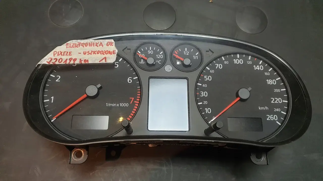 

Панель приборов Audi A3 8L Бенз. Jaeger 8L0920930G под заказ 2-4 дн