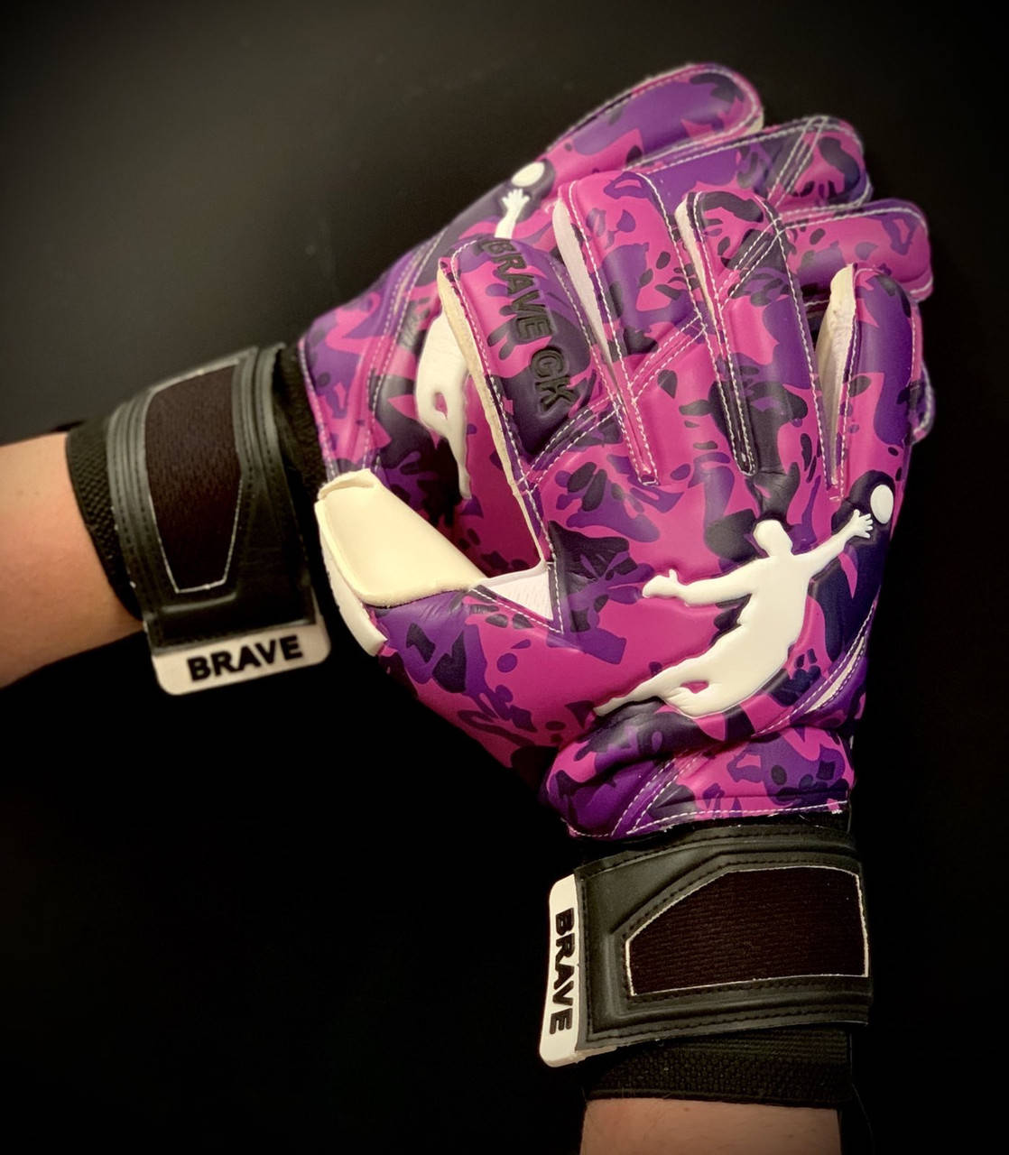 

Детские вратарские перчатки Brave GK Reflex Camo Purple - только 5 размер