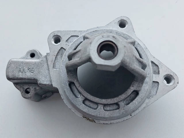 

Крышка стартера передняя 2101 (Херсон) 263.3708.400