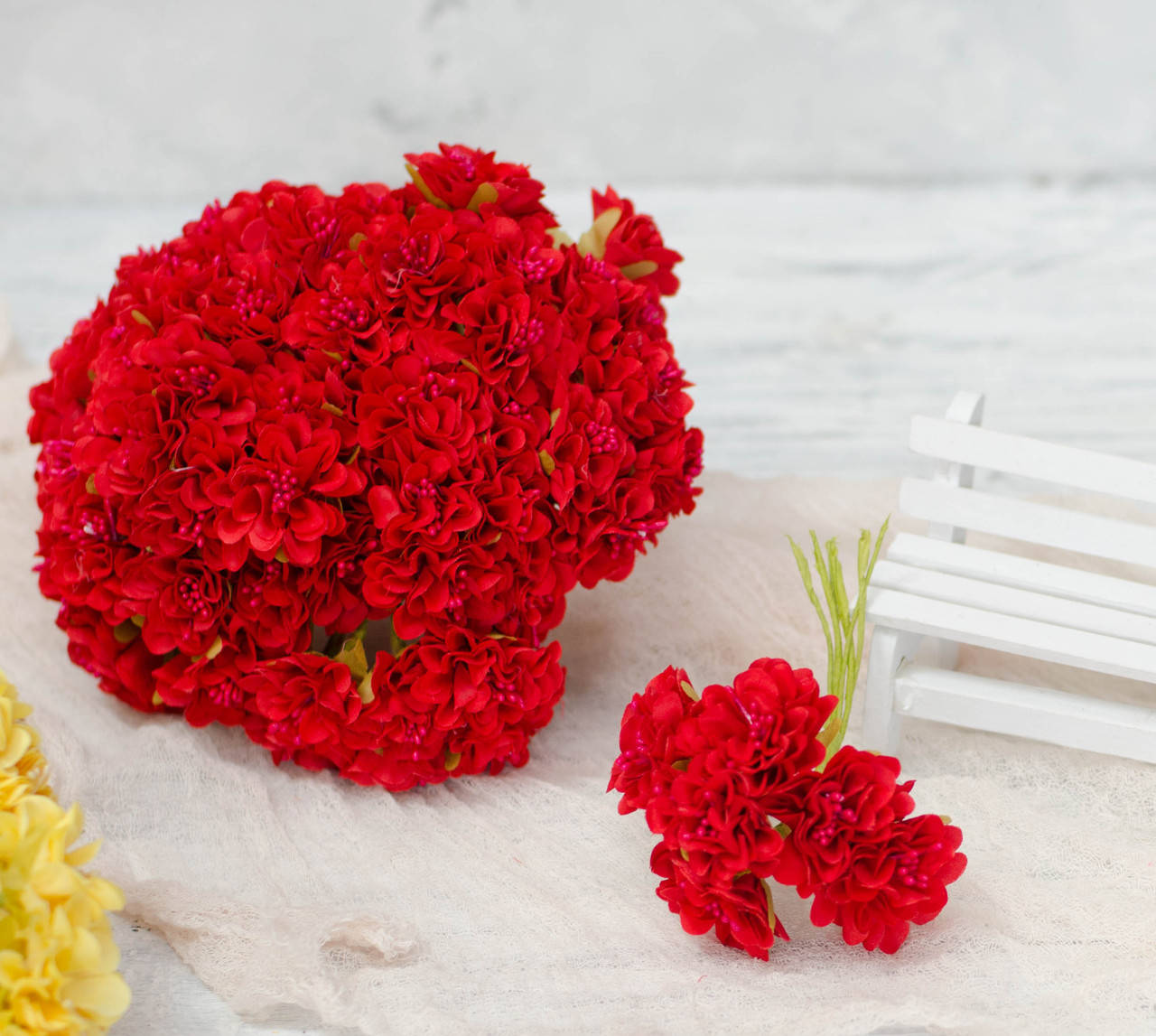 

Бутоньерка хризантемы красного цвета ткань 6 шт