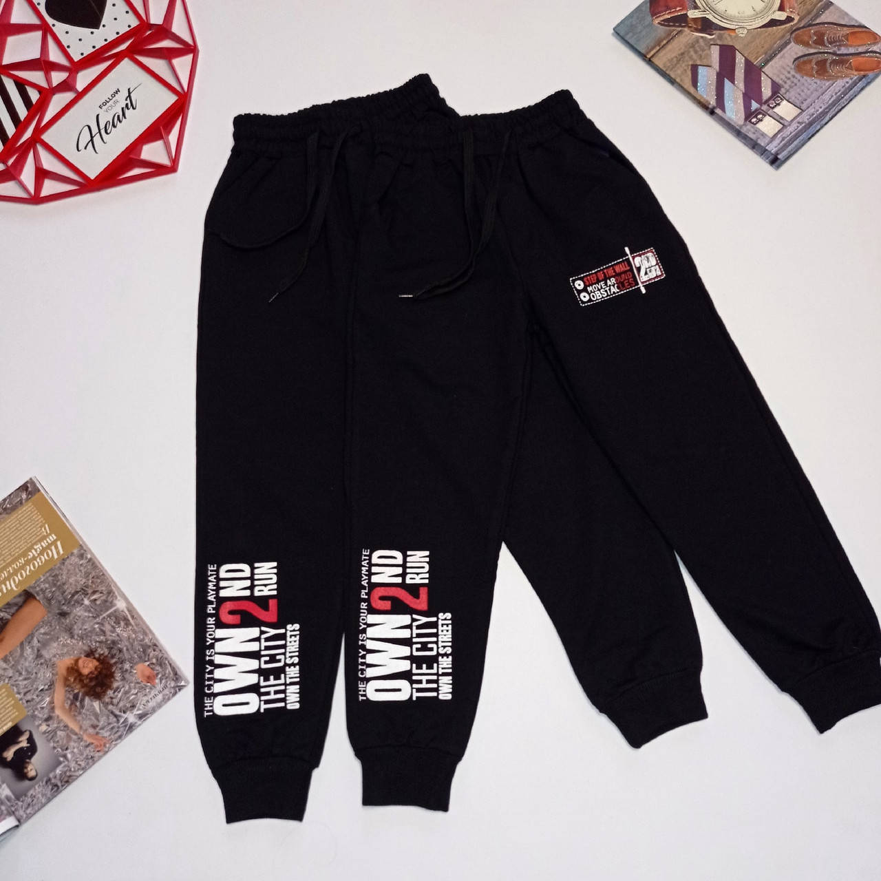 

Черные весенние спортивные штаны для мальчика с ярким принтом ,Турция 152