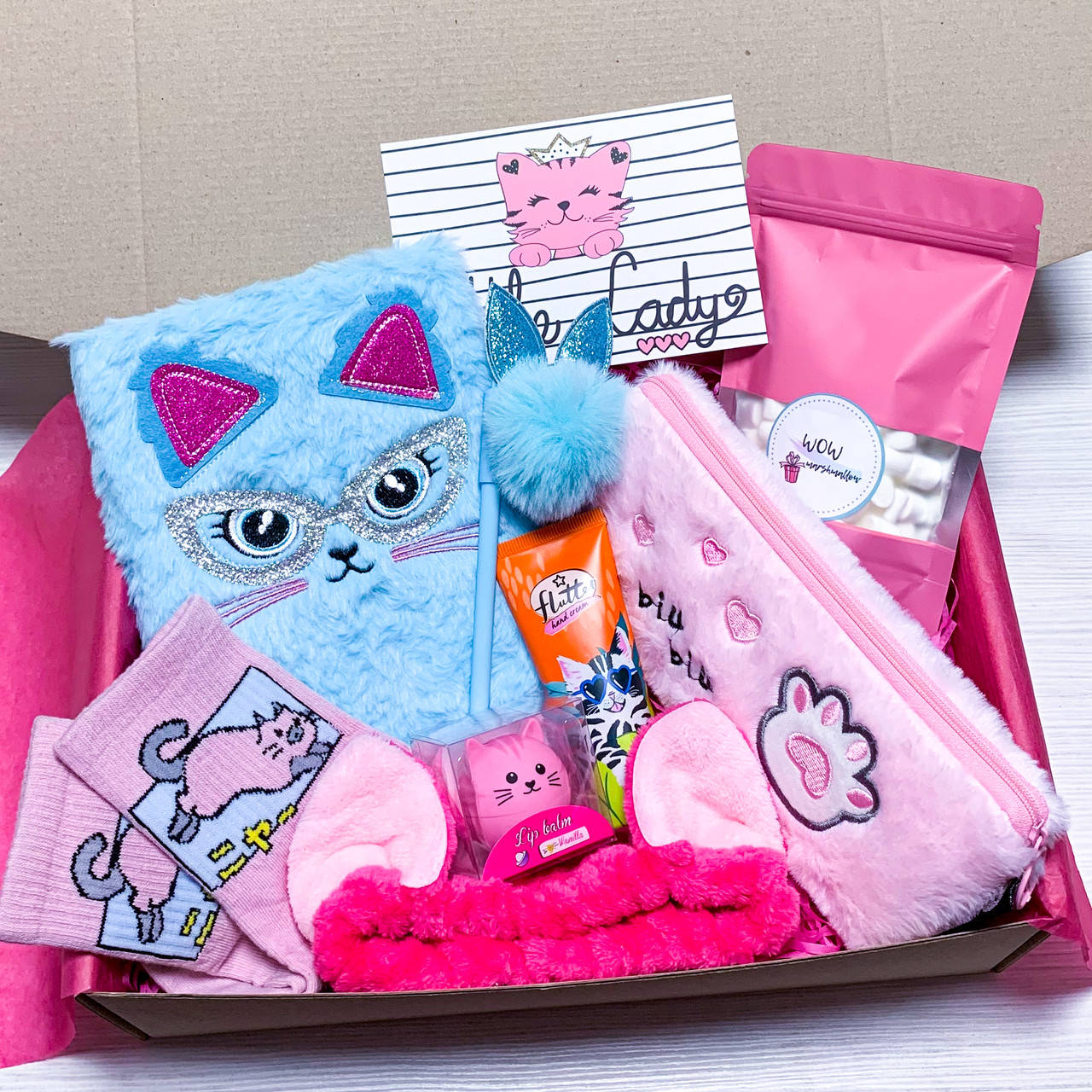 

Подарочный набор для девочки WowBoxes "Cat Box №1"