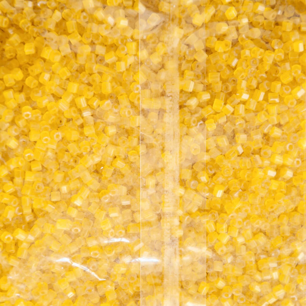 

Бисер чешский Preciosa рубка 10/0 50г 85011 сатиновая, желтая