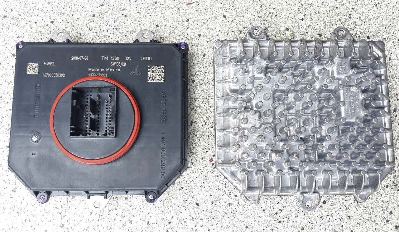 

Блок розжига светодиодной фары LED Jeep Cherokee 140100029900